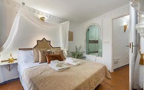 Adanar-Apartamentos Muralla Ziri